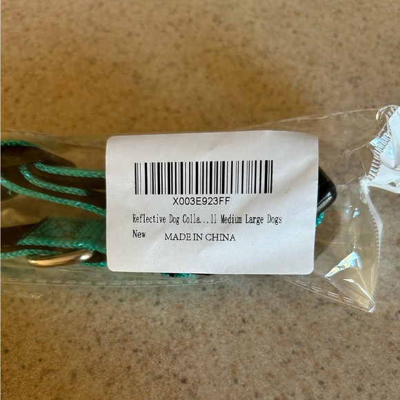 REFLECTIVE DOG COLLAR (NWT) - Picture 1 of 6